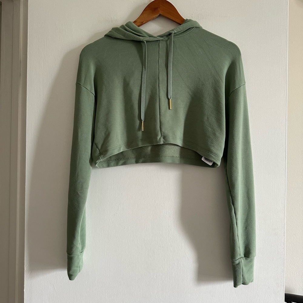 Gymshark Light Green Cropped Hoodie Long Sleeve Sweater size Small EUC